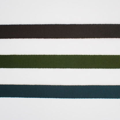 上からダークブラウン、オリーブグリーン、ドゥーブル、スチールブルー