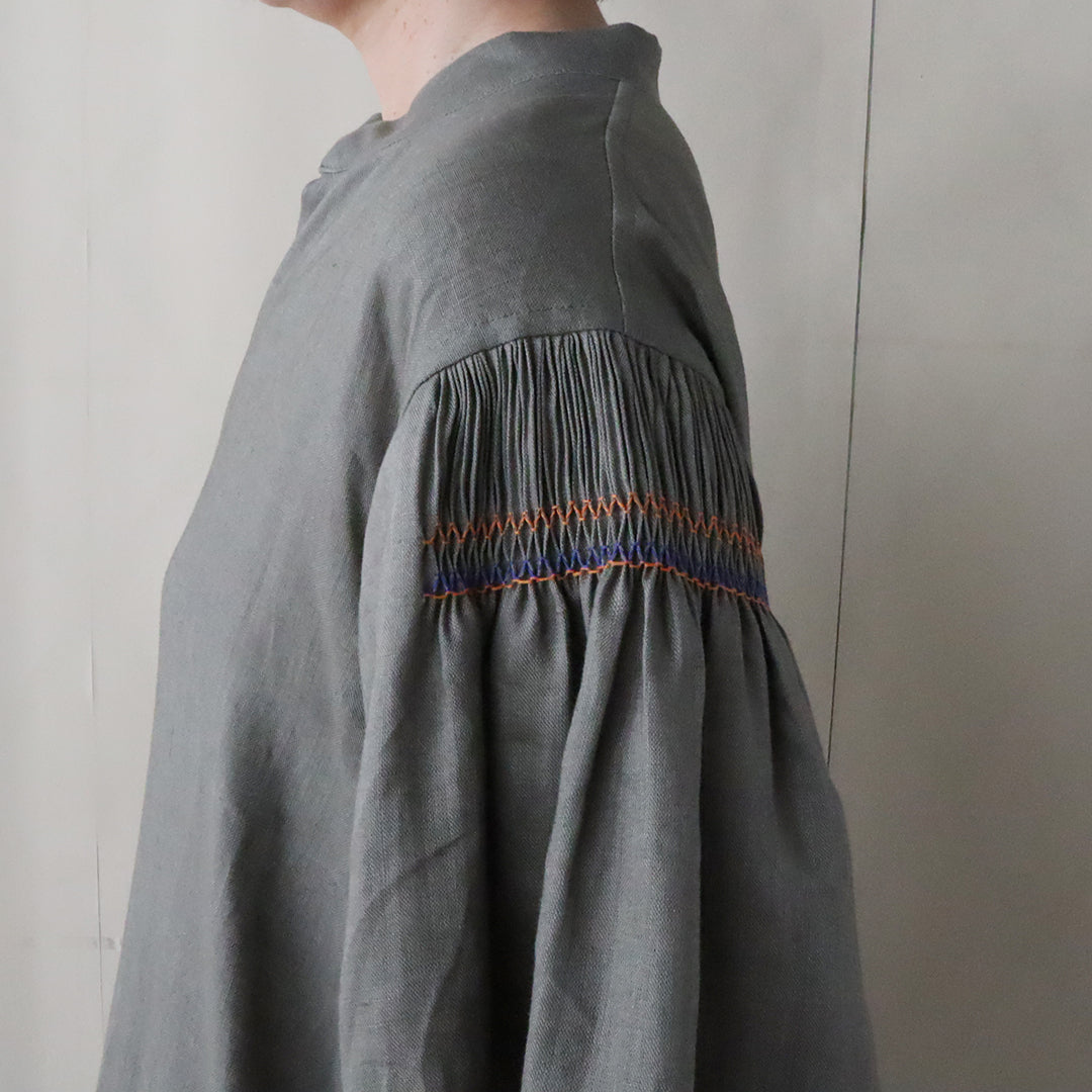 【2025 ENYO】フィッシュスリーブのシフトドレス　カキ