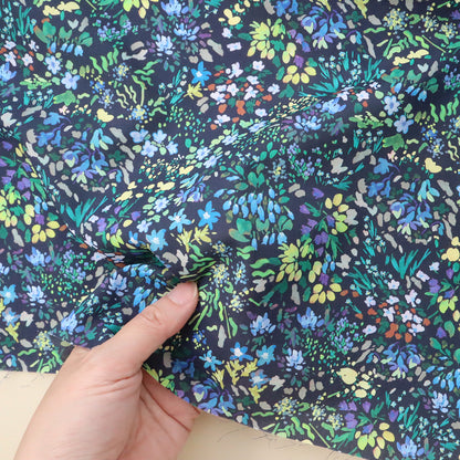 LIBERTY FABRICS　「ハイランド・ホリデー」ネイビー