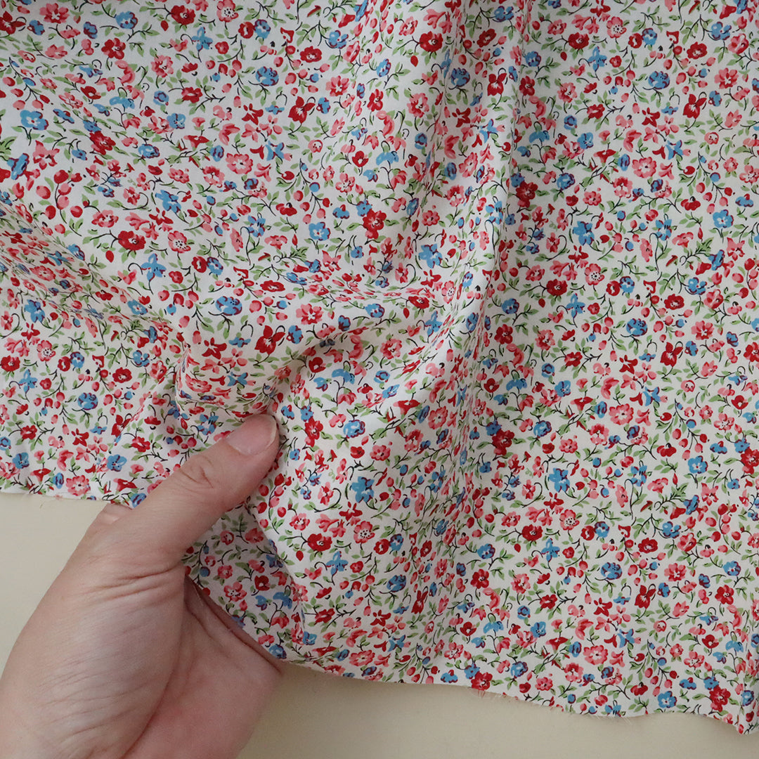 LIBERTY FABRICS　「ポゥジー・メドウ」レッド