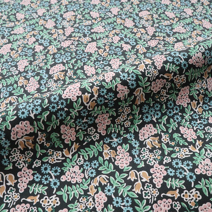 LIBERTY FABRICS　「ベリー・チャーム」グリーン