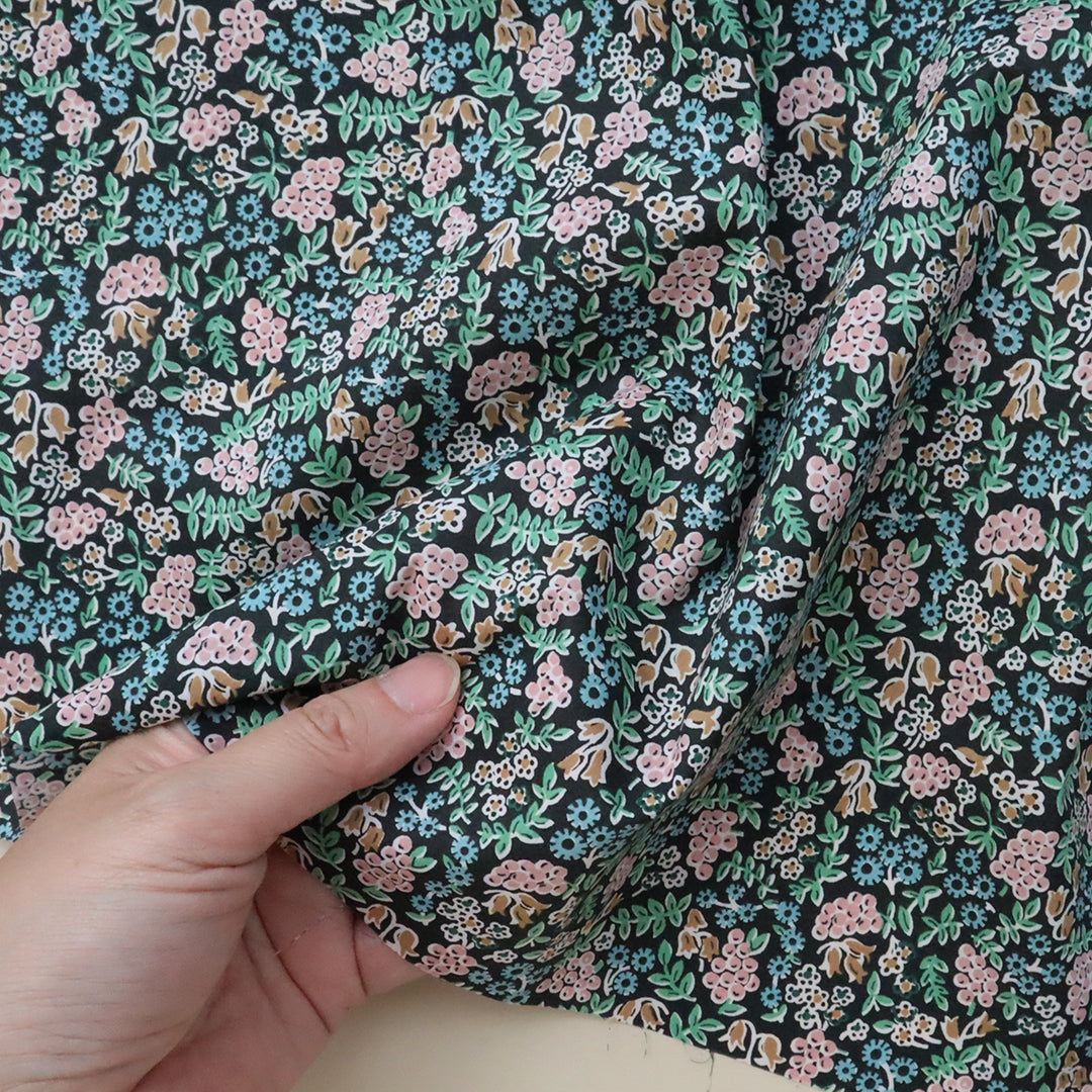 LIBERTY FABRICS　「ベリー・チャーム」グリーン