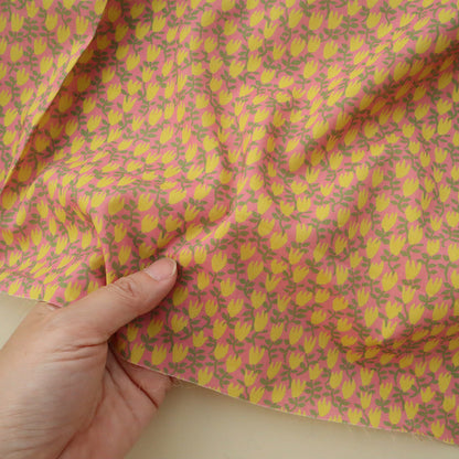 LIBERTY FABRICS　「ペーパー・チューリップス 」イエロー×ピンク