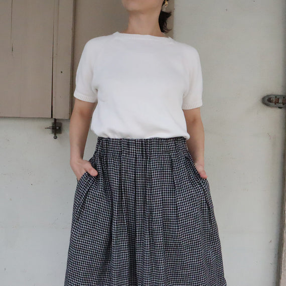 両サイドにポケット付きです