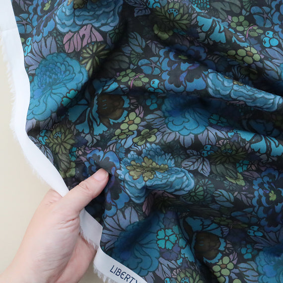 LIBERTY FABRICS　「ヘリテージ・ガーデン」ブルー×グリーン