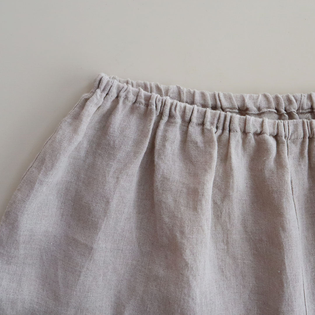 ウエストは3つ折りでゴムを通します