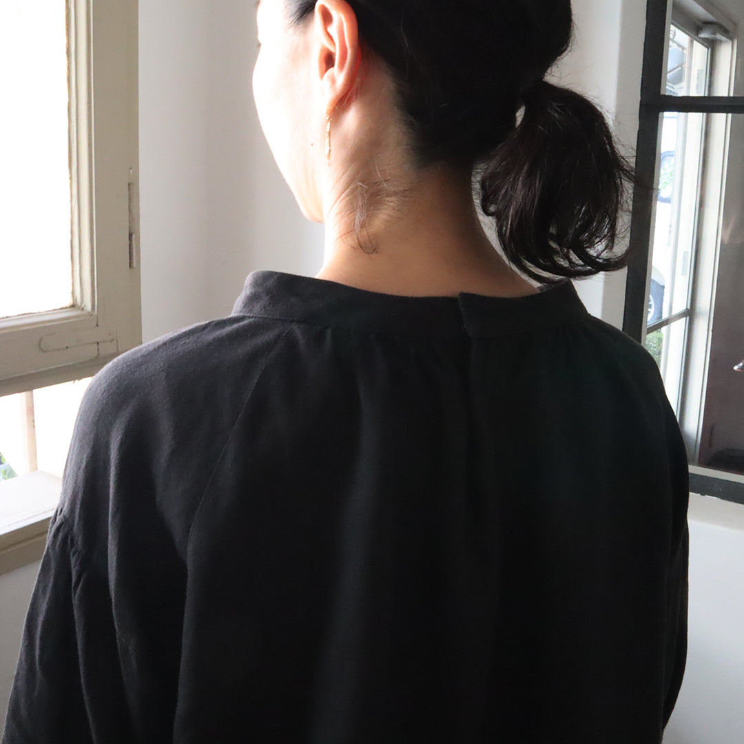 【生地セット】スタンドカラーのギャザーブラウス（パターン別売）