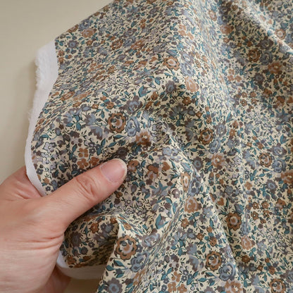 Liberty fabrics「エマ&ジョージーナ」ベージュ