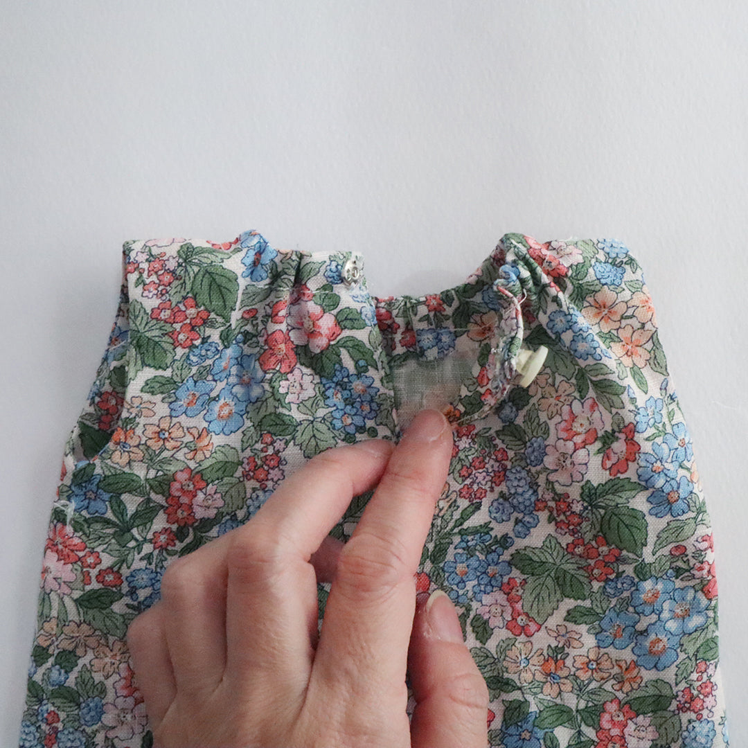 新作【材料セット】クゥクゥの着せ替え　花柄のワンピースとカシュクールワンピース