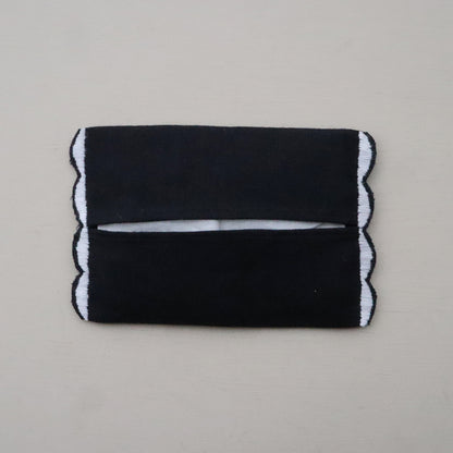 aya　刺繍キット　スワンのティッシュケース