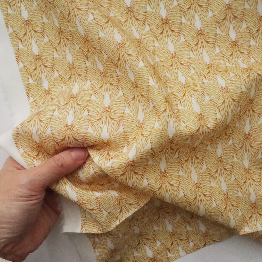 LIBERTY FABRICS　「バッスル・アンド・ボウ」イエロー