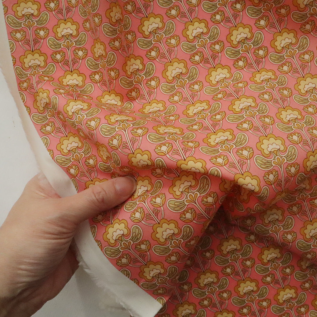 LIBERTY FABRICS　「ピーコック・ポゥジー」ピンク