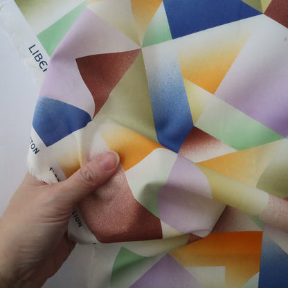 LIBERTY FABRICS　「ダンス・フロア」イエロー