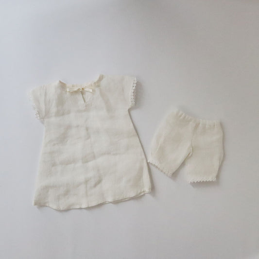 ナイティは上下に分かれています