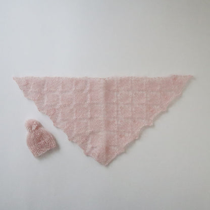 ショールとコトリのポンポン帽子