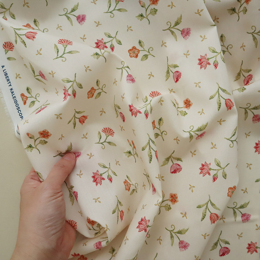 LIBERTY FABRICS「ロイヤル・スレッズ」ホワイト