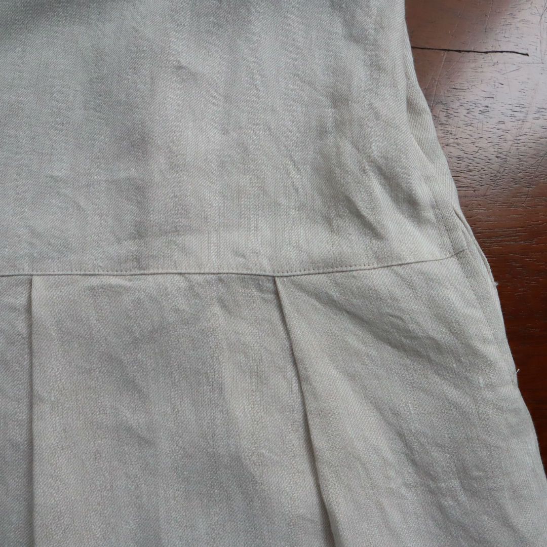 大きめのタックがポイント