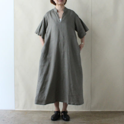 【2025 ENYO】フィッシュスリーブのシフトドレス　カキ