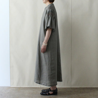 【2025 ENYO】フィッシュスリーブのシフトドレス　カキ