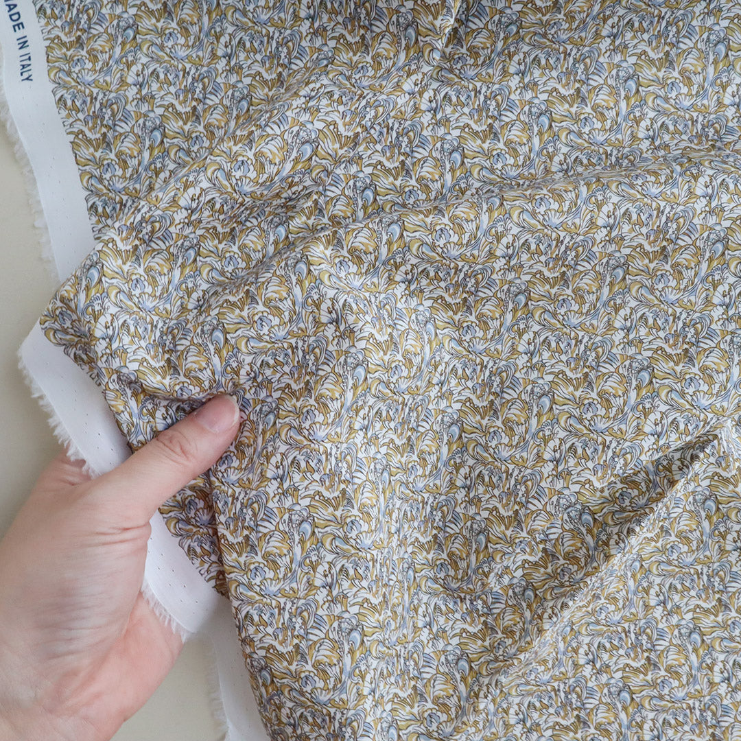 LIBERTY FABRICS「ペタル・フリル」イエロー