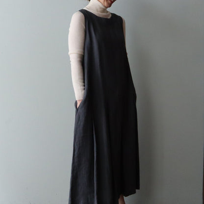 寒い季節はニットを合わせて