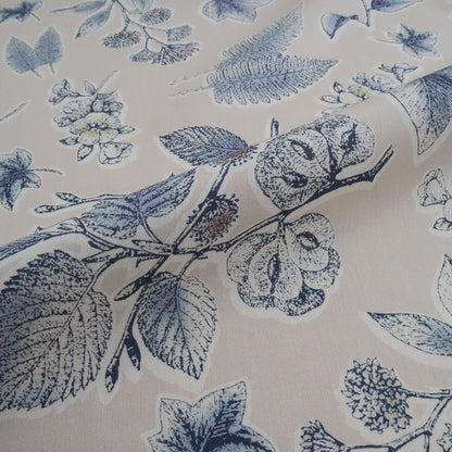 LIBERTY FABRICS「アルダー・ボタニカル」クリーム