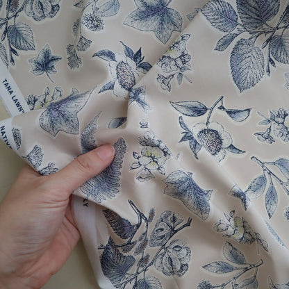 LIBERTY FABRICS「アルダー・ボタニカル」クリーム