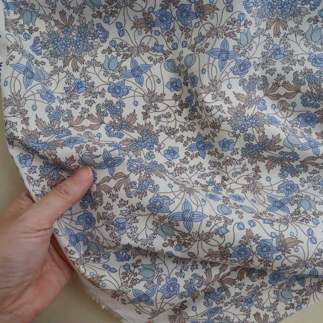 LIBERTY FABRICS「アルパイン・ヌーボー」ブルー