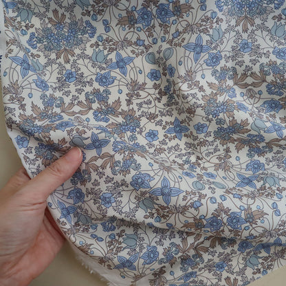 LIBERTY FABRICS「アルパイン・ヌーボー」ブルー