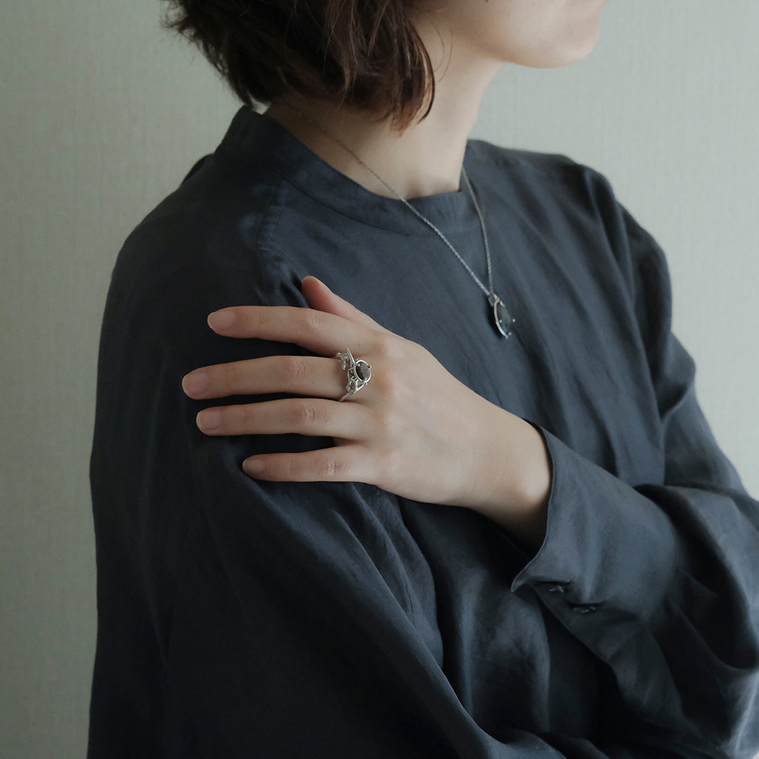 ［装身具LCF］ブラッドショットアイオライトの指輪