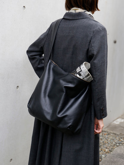 斜めがけで（モデル身長165cm）