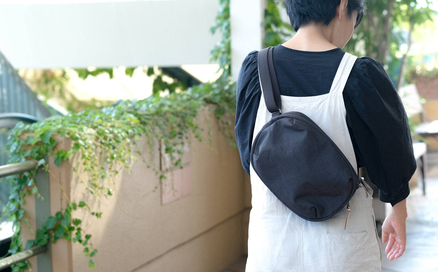 身軽でいたいときにぴったりのボディバッグ – Envelope - エンベロープ