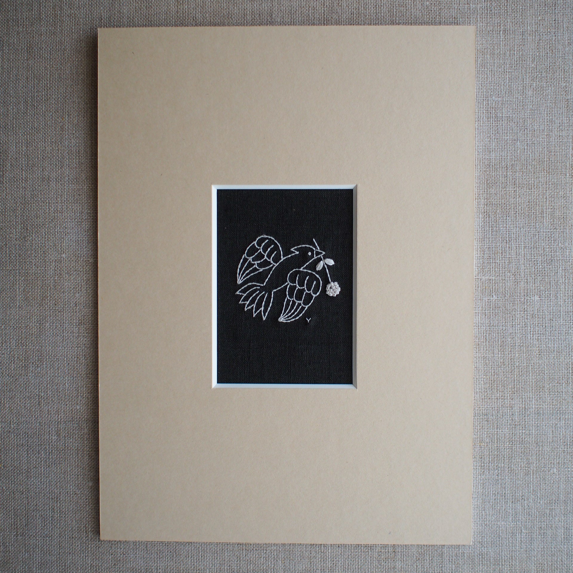 手刺繍作品が添えられた、特別な一冊 – Envelope - エンベロープ