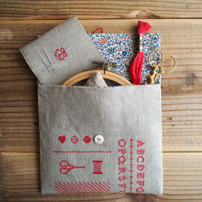 12㎝の刺繍枠が入ります