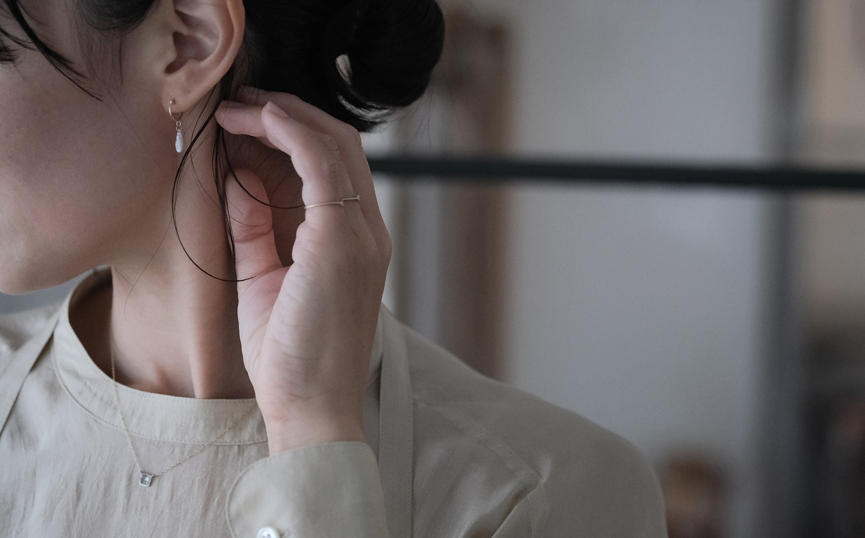 自然に肌になじむ、スライスダイヤのネックレス – Envelope