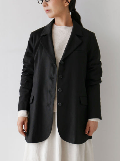 ノアール36（身長153cm）<br>ニット：ヒューゴ