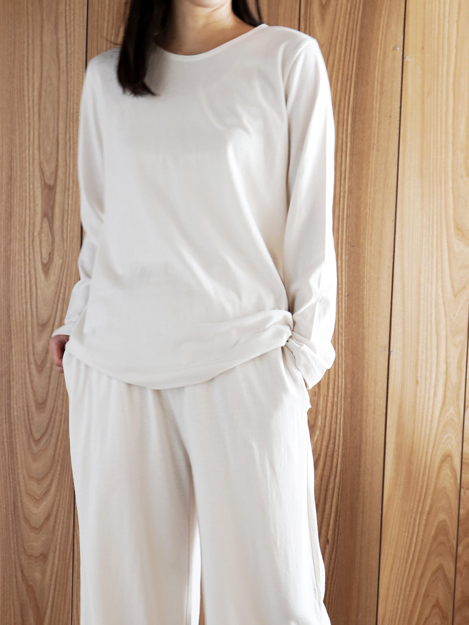 アンティークホワイト