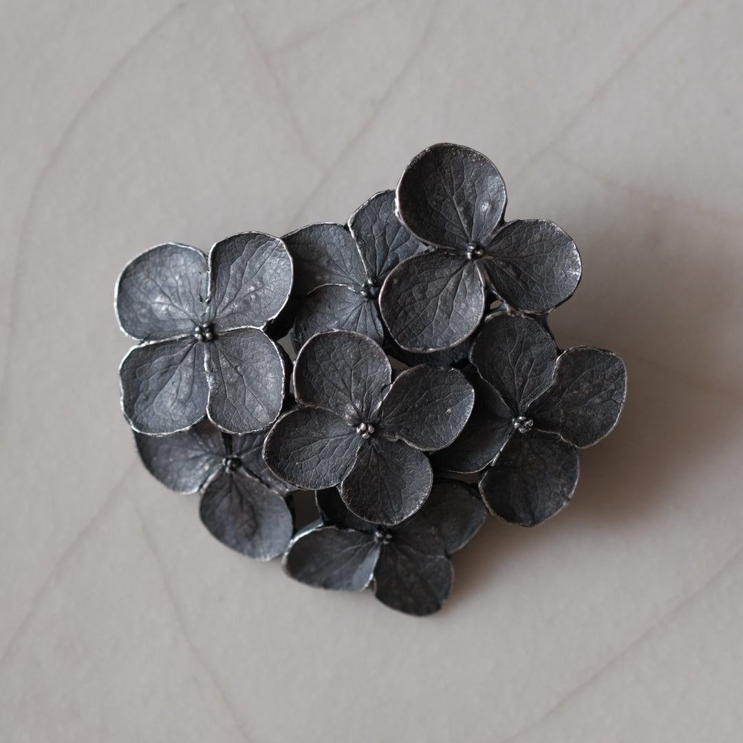 ［Furuhashi michiko］アナベルのブローチ