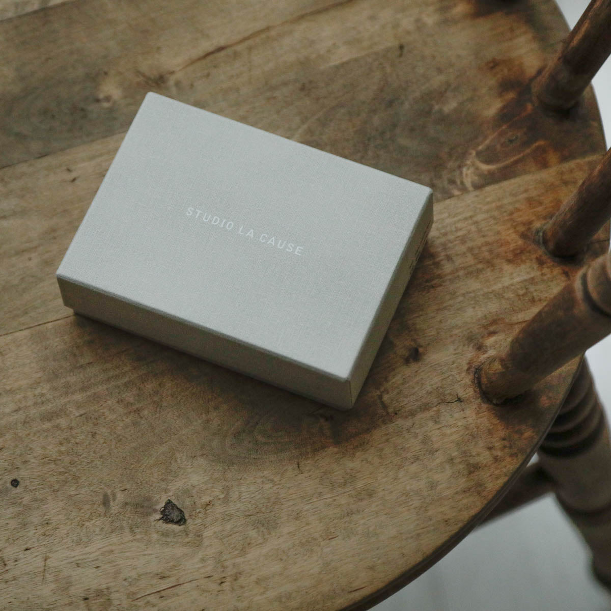 STUDIO LA CAUSE／【受注商品】内縫いフラップキーケース KEY 032 EM