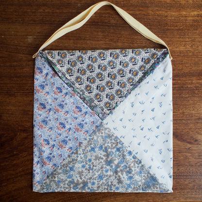 正方形の生地を5枚つなげて作る「Five squares BAG」