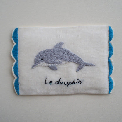 刺繍キット　イルカのティッシュケース