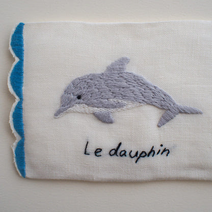 刺繍キット　イルカのティッシュケース