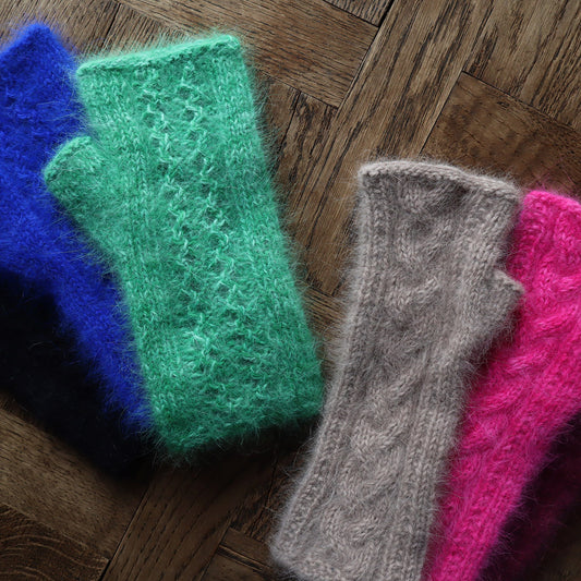 【手編み完成品】アンゴラの手編みリストウォーマー★