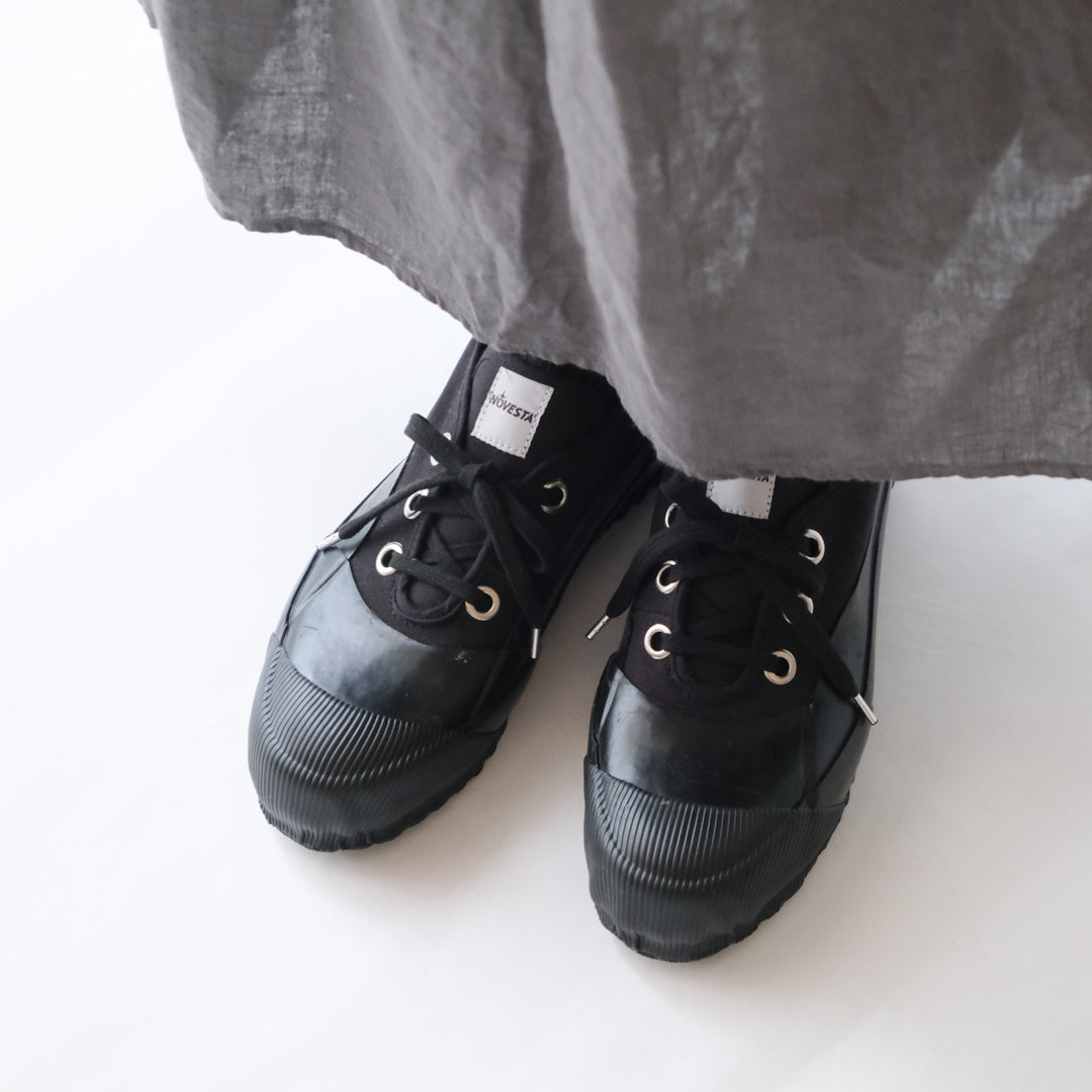 雨の日だって快適に。履き心地抜群のラバースニーカー