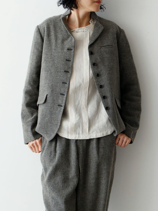 38サイズ(モデル身長166cm)