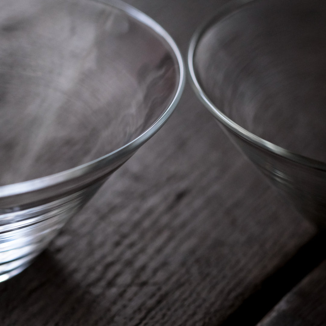 ヨーグルトや冷製スープに。佇まいが潔い、ガラスの小鉢 – Envelope