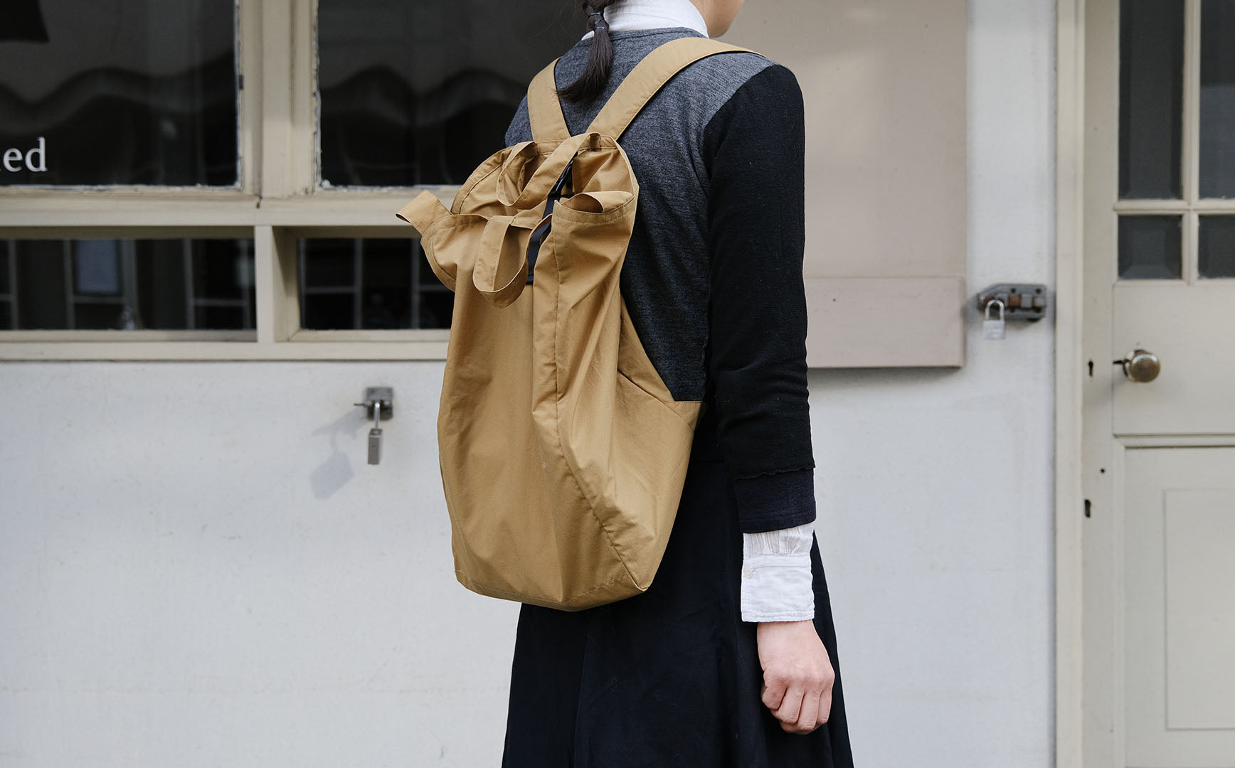 行き道はコンパクト、帰りは力持ちのナイロンリュック – Envelope