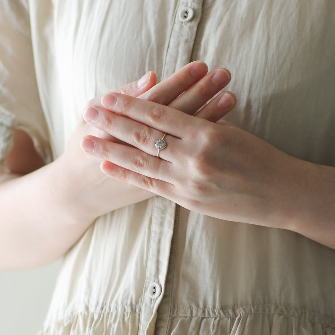 Atelier el／Dewilyラウンドダイヤモンドリング（DE1412R）