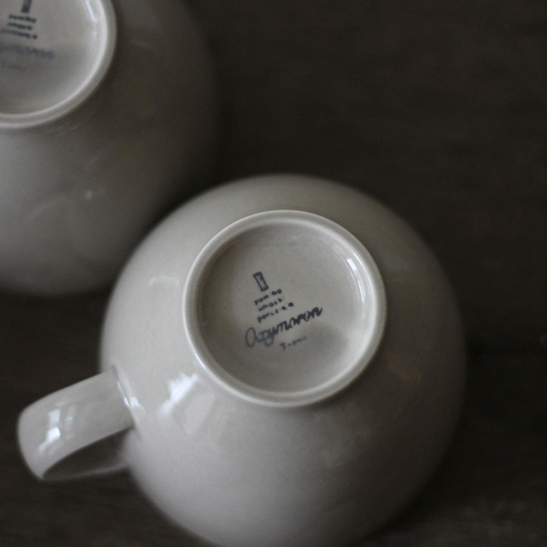 yumiko iihoshi porcelain  "OXYMORON" 2 gray