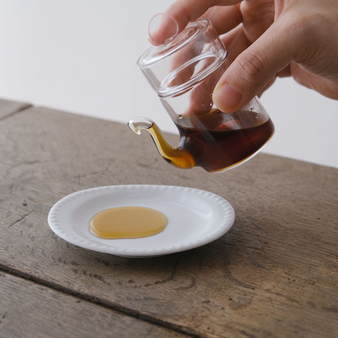 一滴を注ぎ分けられる、ガラスの汁次 – Envelope - エンベロープ